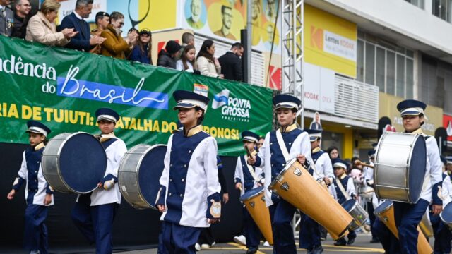 População celebra o 7 de Setembro em desfile cívico na Avenida