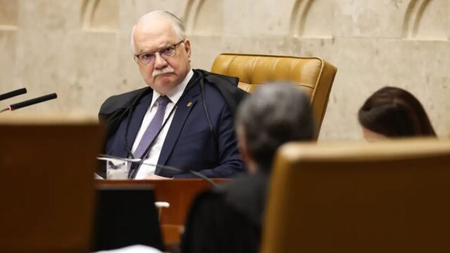 Edson Fachin cancela sessão do STF em meio à crise entre Moraes e Mendonça
