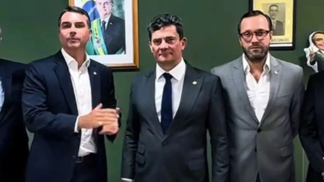 Registro divulgado por Reprodução sobre Flávio Bolsonaro visita Ponta Grossa neste.